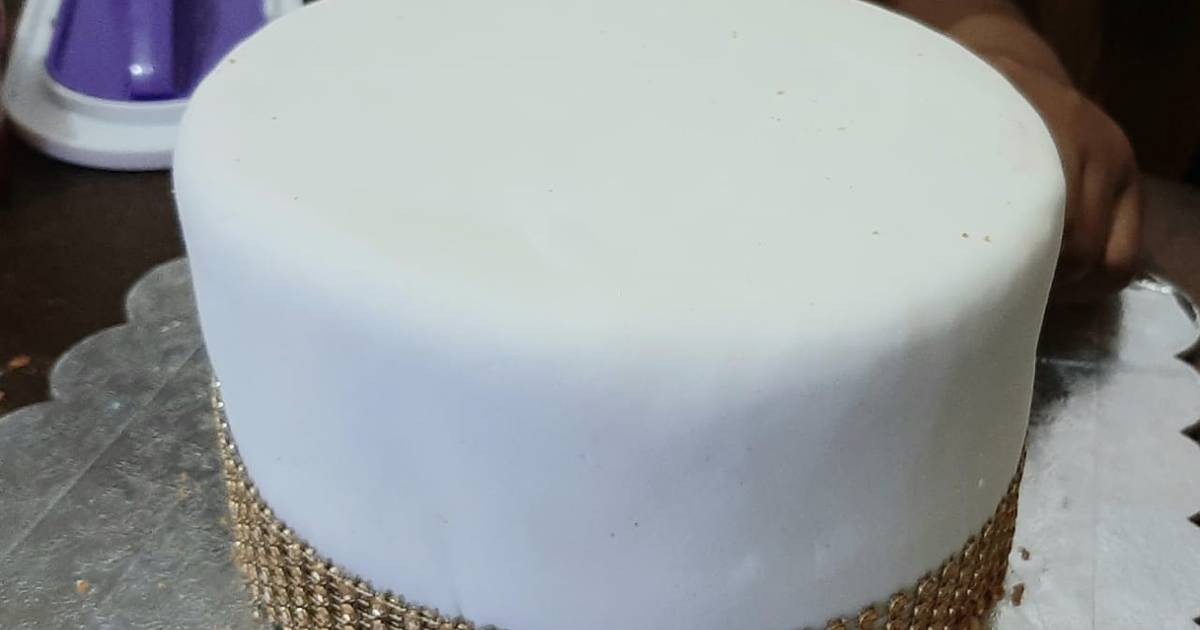 Vanilla cake with fondant Recipe by Rozy Dida Cookpad