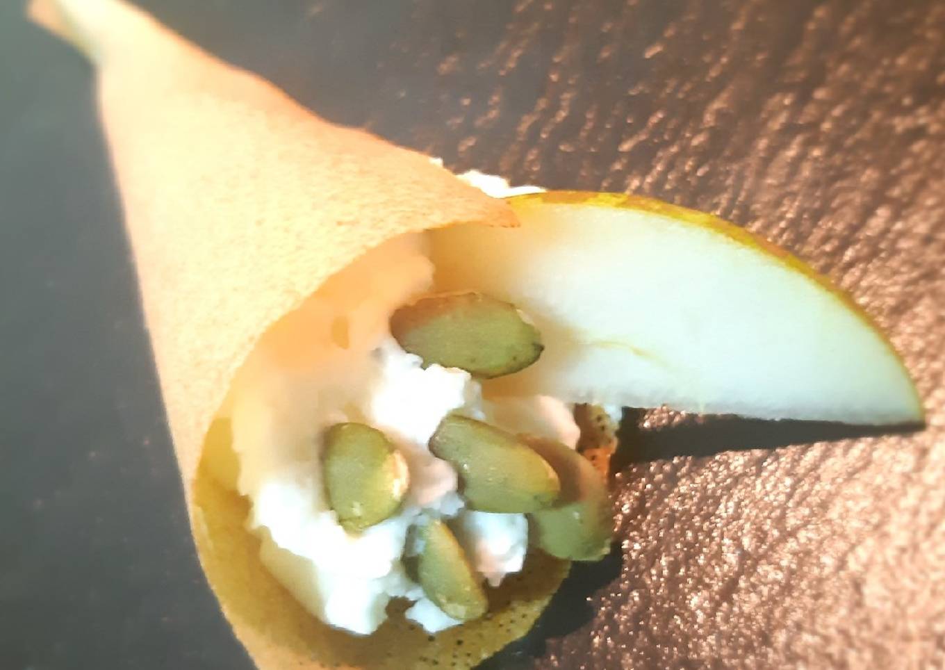 Conos con espuma de queso idiazabal