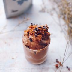 A picture of Vegan Banana & Chocolate Ice Cream.