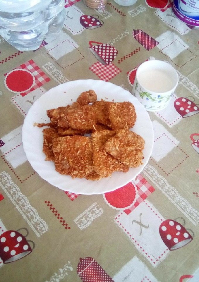 Una foto de Lomo empanado con cereales al horno y ensalada de pasta
