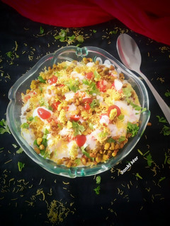 પુના મિસલ (Puna Misal Recipe In Gujarati) રેસીપી મુખ્ય ફોટો