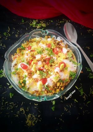 પુના મિસલ (Puna Misal Recipe In Gujarati) રેસીપી મુખ્ય ફોટો