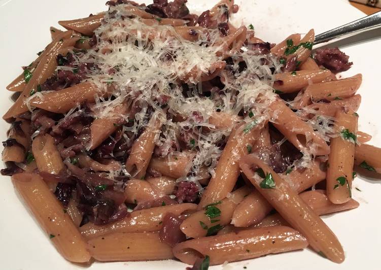 Ricetta Penne Con Salsiccia Radicchio E Taleggio Ilboccatv Di Marion Beyer Cookpad