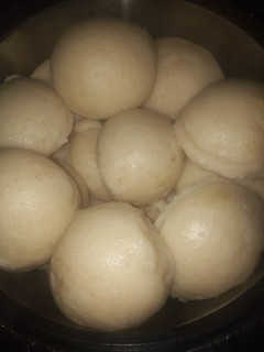 A picture of How to scoop your cooked semolina fufu beautifully 👩🍳.