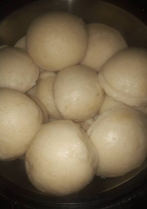 A picture of How to scoop your cooked semolina fufu beautifully 👩🍳.