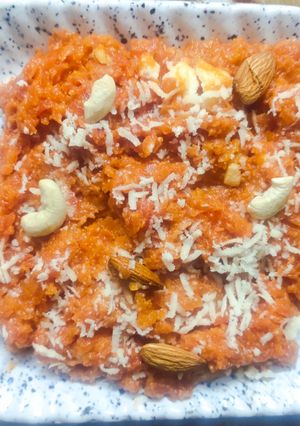 गाजर का हलवा (gajar ka halwa recipe in Hindi) रेसिपी मुख्य फोटो