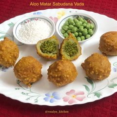 A picture of Aloo Matar Sabudana Vada.