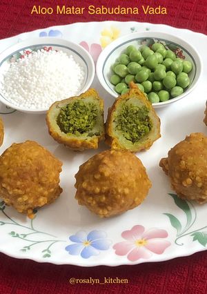 A picture of Aloo Matar Sabudana Vada.