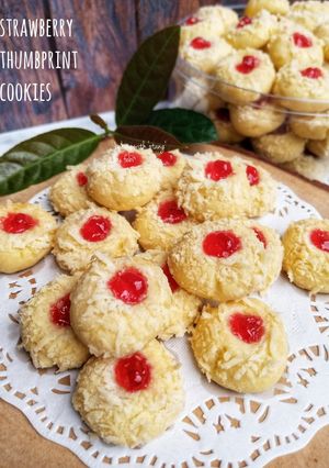 Foto resep Strawberry Thumbprint Cookies