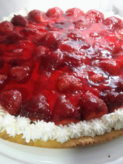 Una foto de Tarta de Frutillas con Crema!! 🇦🇷❤️