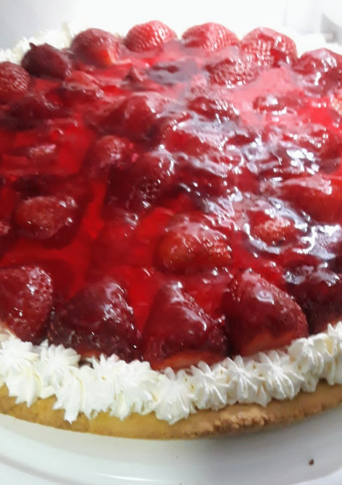 Una foto de Tarta de Frutillas con Crema!! 🇦🇷❤️