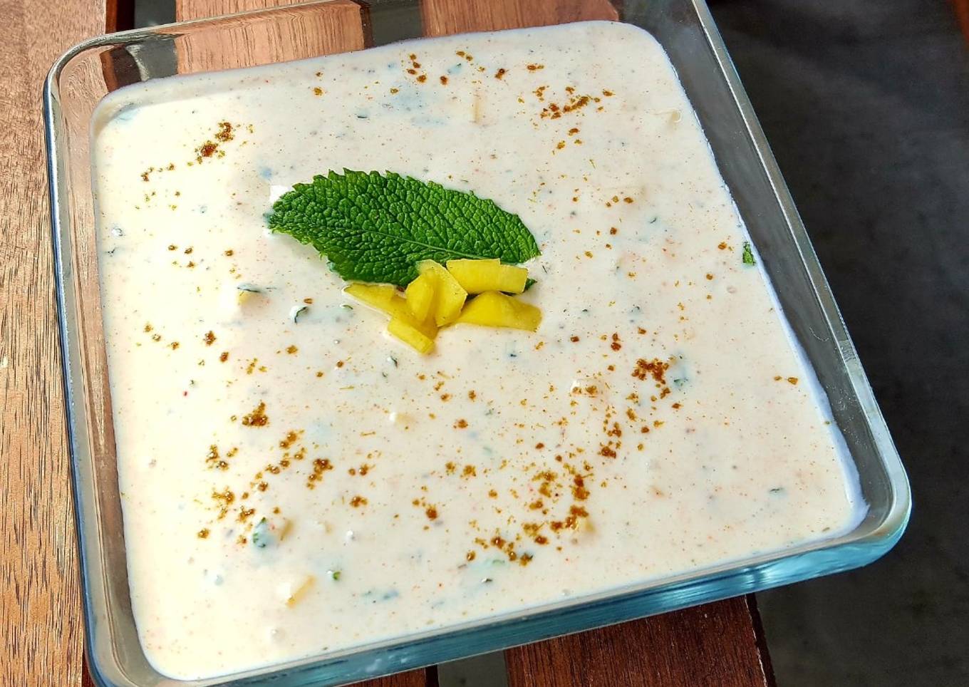 Mango mint raita