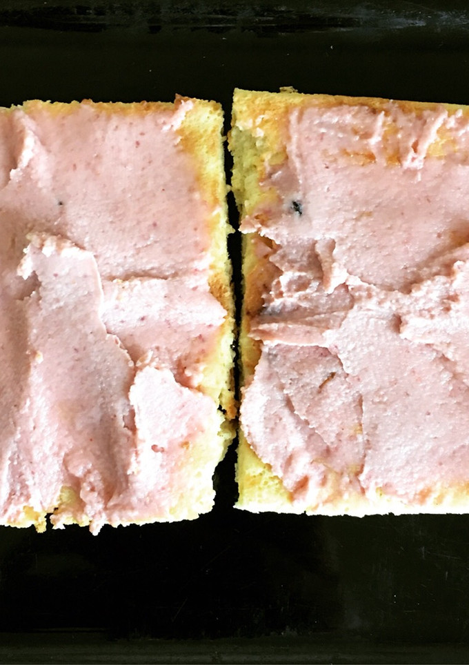 Una foto de Pan de almendras con crema de jamón York