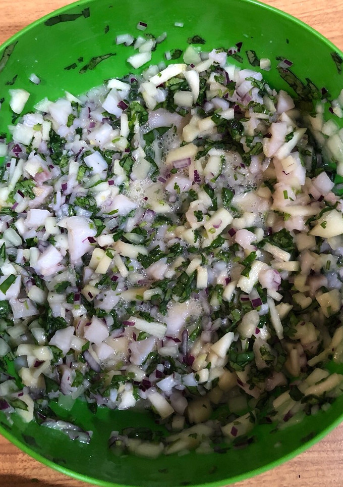 Una foto de Ceviche de pescado blanco, manzana y coco. 😋