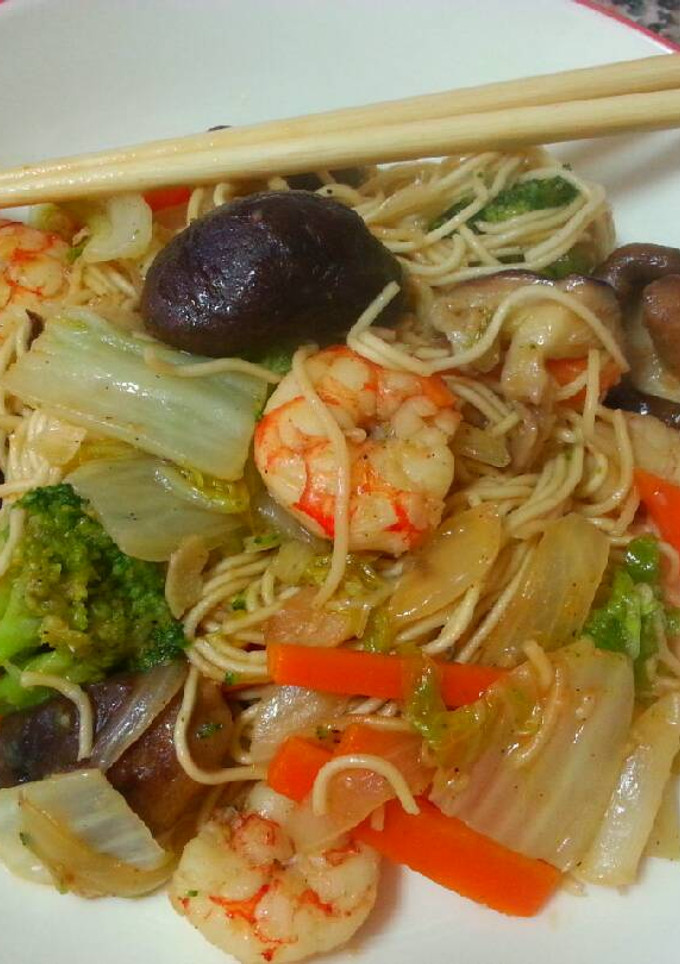 Una foto de Salteado de fideos chino