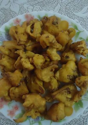 A picture of Gobhi pakoda.