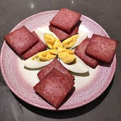 A picture of Luncheon Meat and Egg.