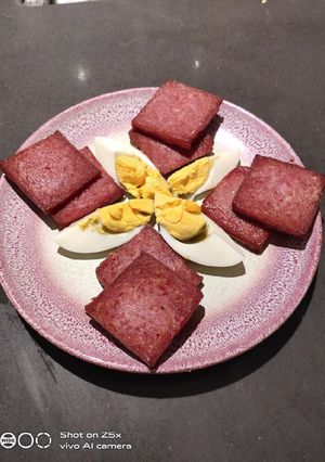 A picture of Luncheon Meat and Egg.