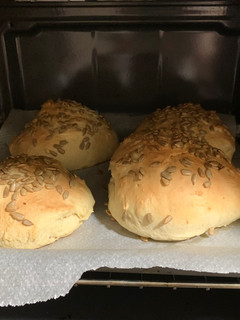 Una foto de Pan de hamburguesa con pipas
