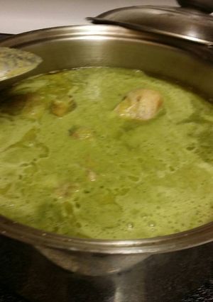 Una foto de Mole de espinacas con pollo