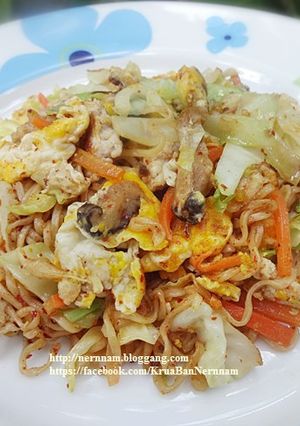 รูปของ ผัดบะหมี่กึ่งสำเร็จรูป