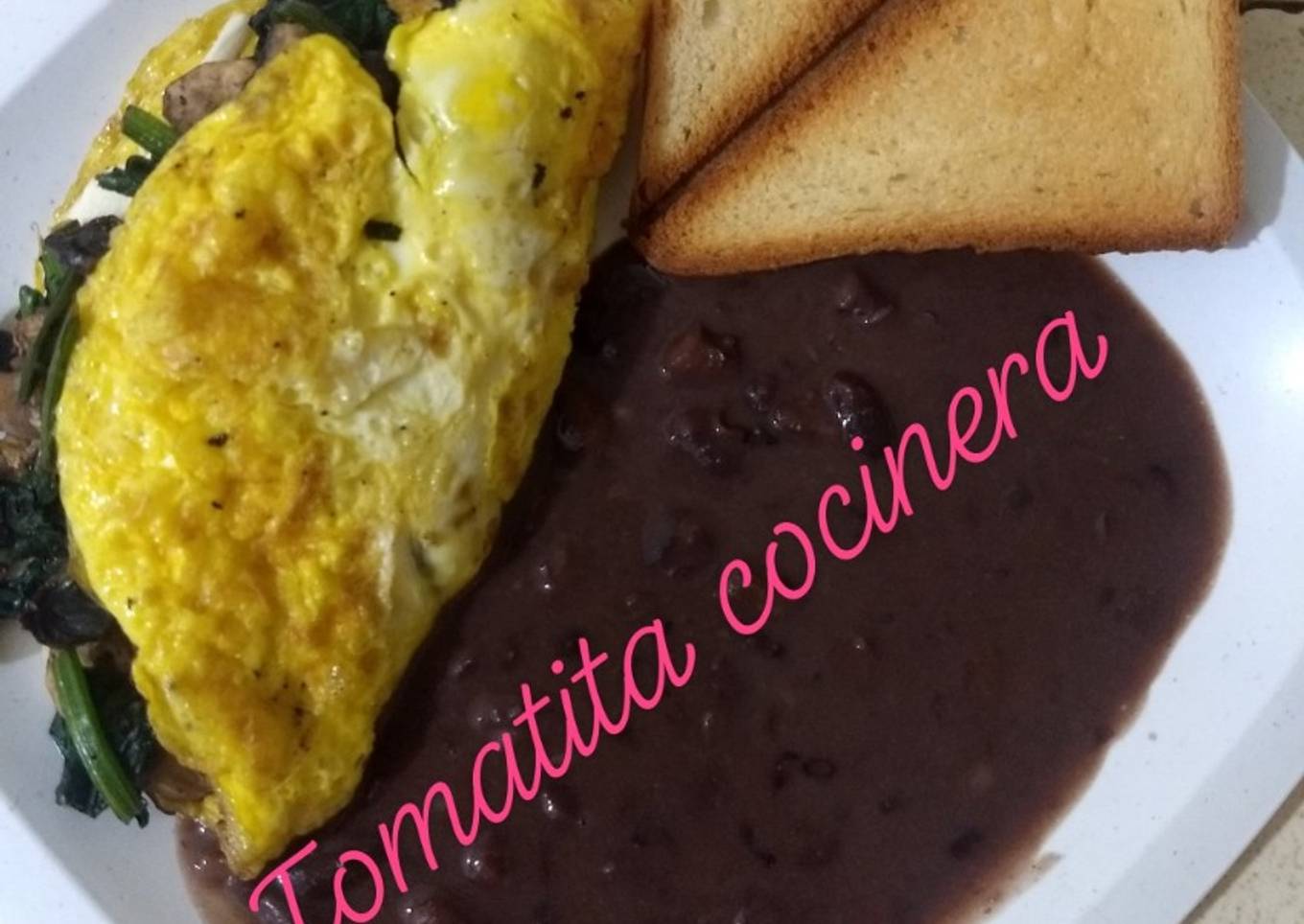 Omelette de espinacas con champiñones y queso Oaxaca