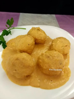 Una foto de Albóndigas en salsa de almendras