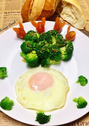 Hình của món Bông Cải Xanh+Sốt Mè Đen.