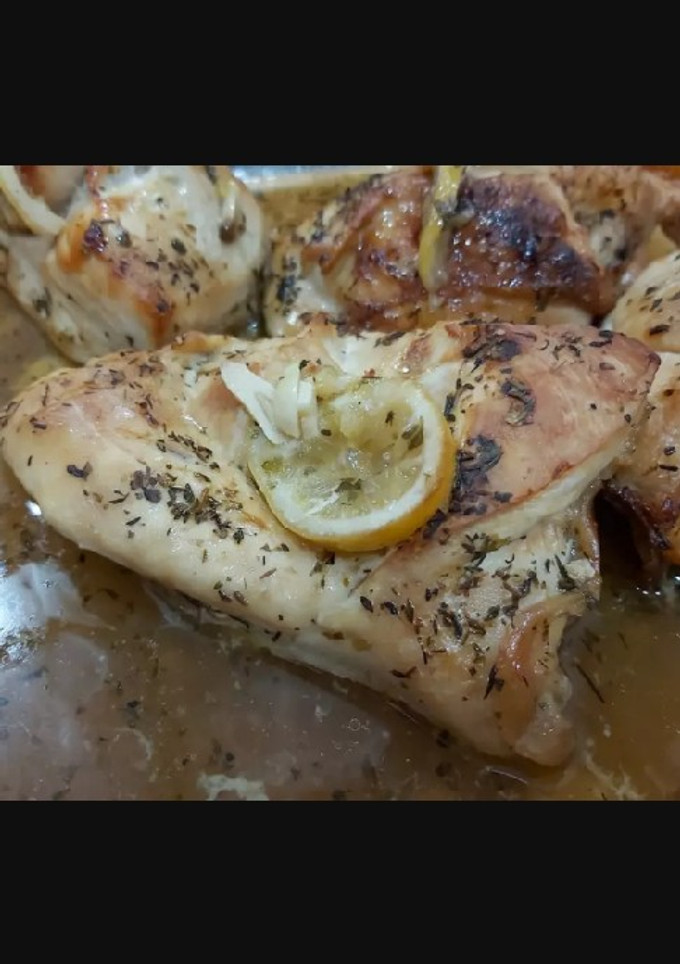 Una foto de Pollo al horno🍗🍗