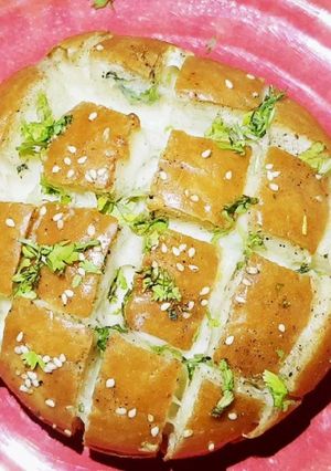A picture of Pull over garlic bread.