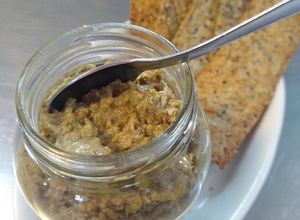 Una foto de Tapenade de aceitunas verdes