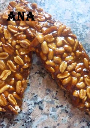 Una foto de Turrón crocante casero