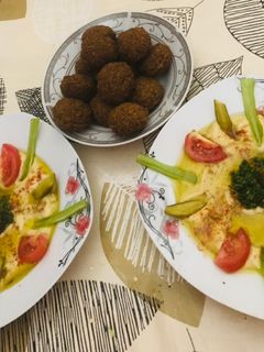 صورة لوصفة اطيب فطور حمص وفلافل