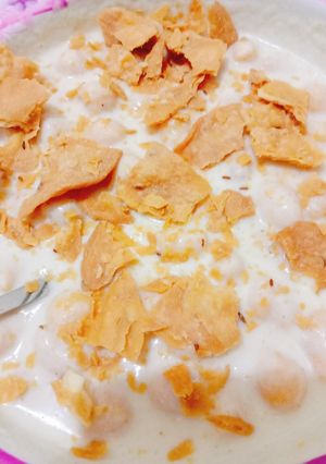 A picture of Dahi bhale.