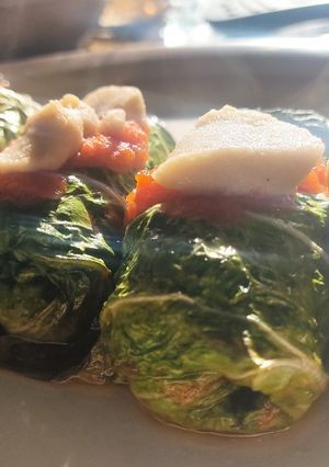 Una foto de Rollitos veganos de col nappa