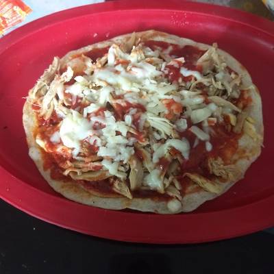 Pizza Fácil Con Tortilla de Harina en Microondas Receta de Cynthia Serena-  Cookpad