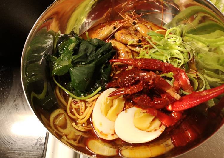 Simple Way to Prepare Award-winning Spicy shrimp broth Ramen