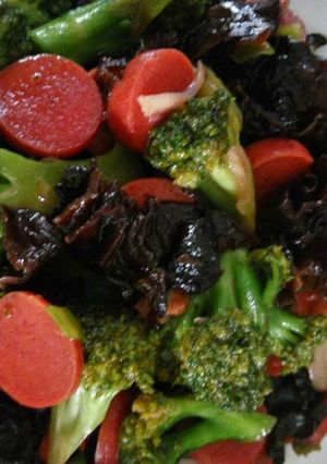 Foto resep Tumis Brokoli Jamur Kuping