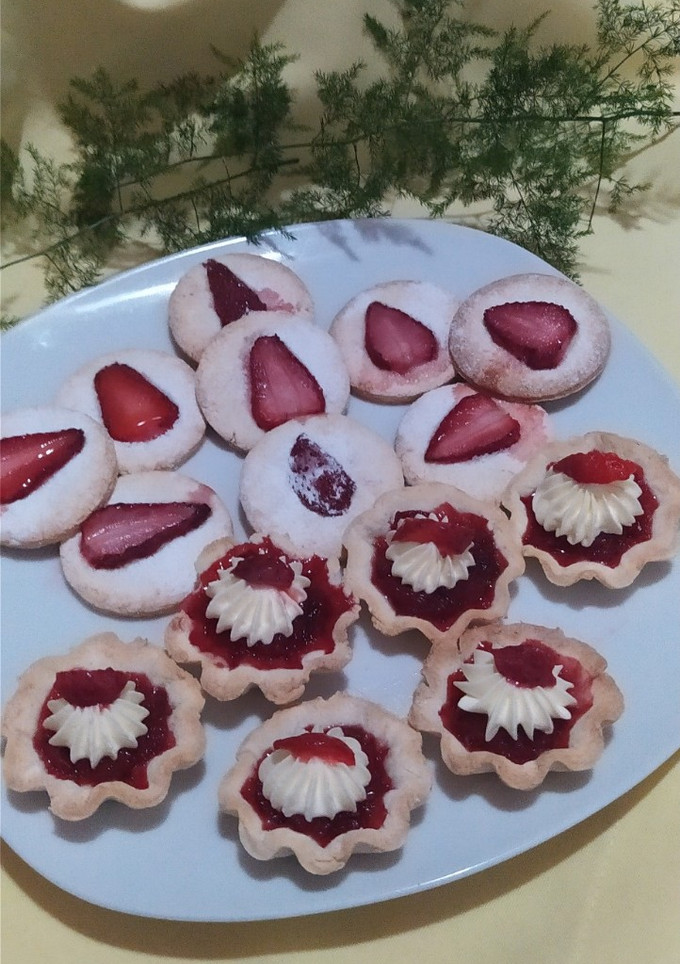 Una foto de Galletitas y Tartitas Con Frutillas