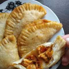 A picture of Cireng jeletet (isi ayam suwir).