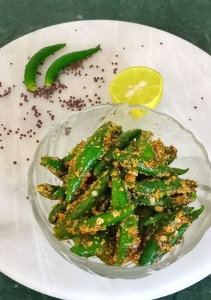 राई -हरी मिर्च का अचार(Hari mirch ka Achar recipe ine Hindi) रेसिपी मुख्य फोटो