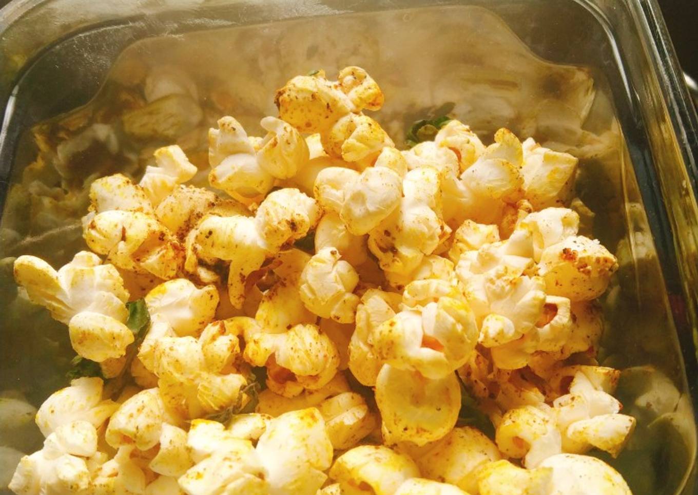 Cheesy masala popcorn