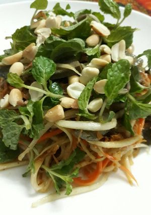 Hình của món Nộm đu đủ thập cẩm.