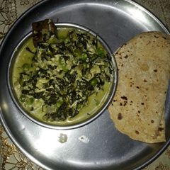 A picture of Fenugreek peas cream curry/ Methi malai mutter.