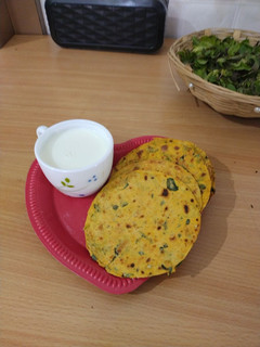 મેથી મસાલા ખાખરા (Methi Masala Khakhra Recipe In Gujarati) રેસીપી મુખ્ય ફોટો