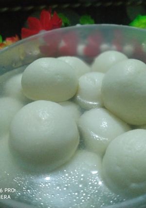 A picture of Chenna Rasgulla.