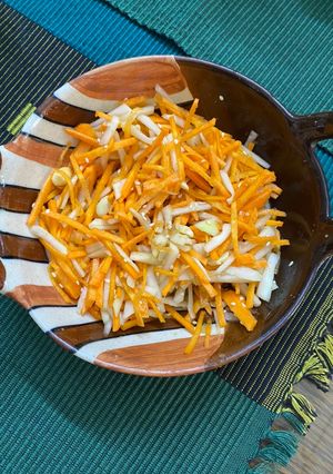 A picture of Peanut Raw papaya carrot Thai style salad.