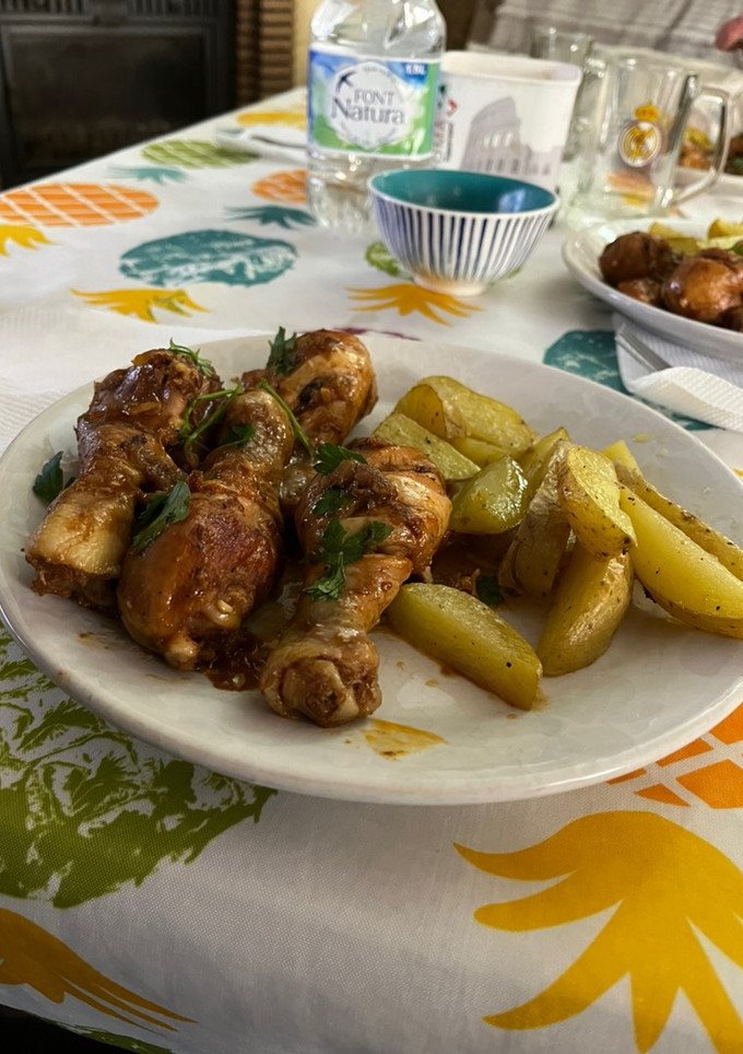 Una foto de Jamoncitos de pollo