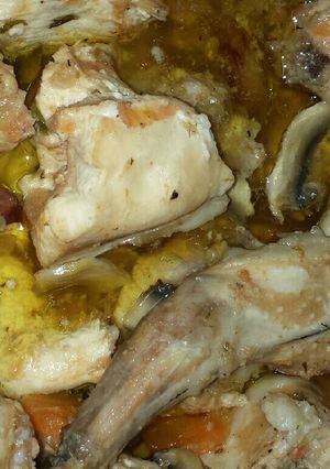 Una foto de Conejo y/o pollo a la cerveza