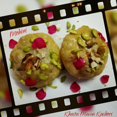 A picture of Jhodpur famous Khasta Mawa Kachori.
